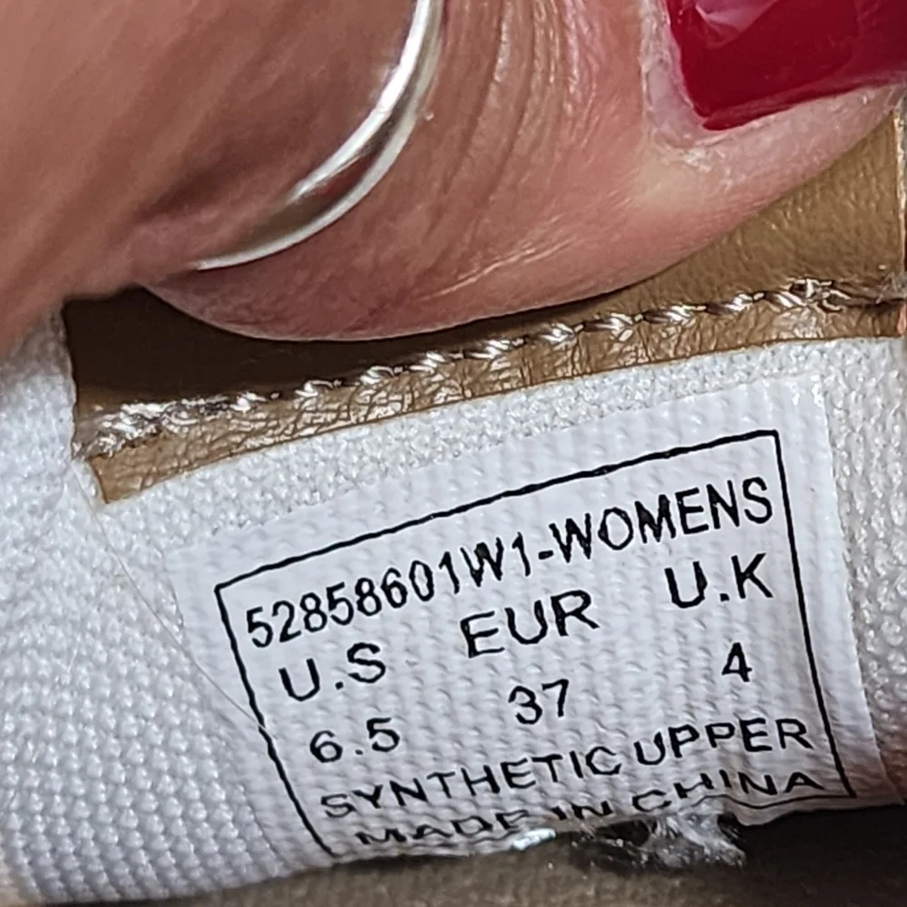 LEVI'S Women's White Sneakers Size 6.5